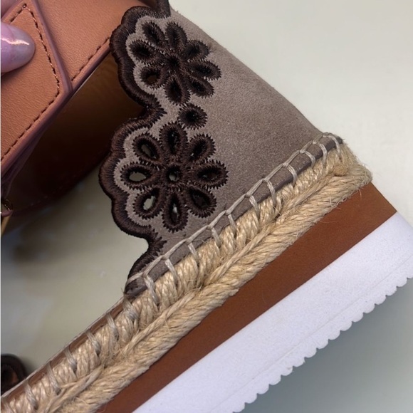 Chic Brown Espadrilles with Suede Finish - Picture 5 of 7